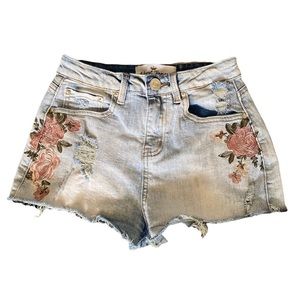 𝅺Almost Famous High Rise Floral Embroidered Jean Shorts